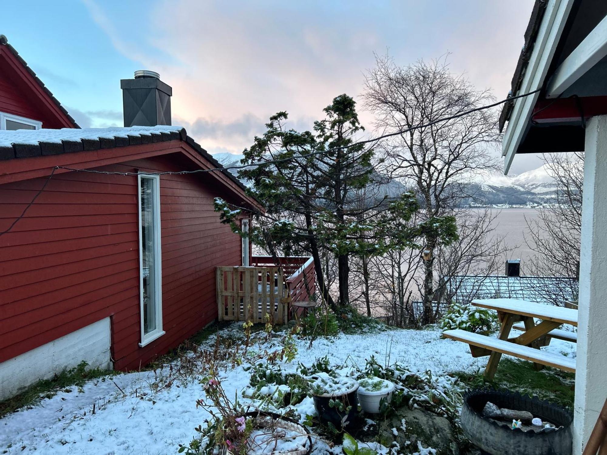Line Pa Hauane1 Bed & Breakfast Volda Exterior photo